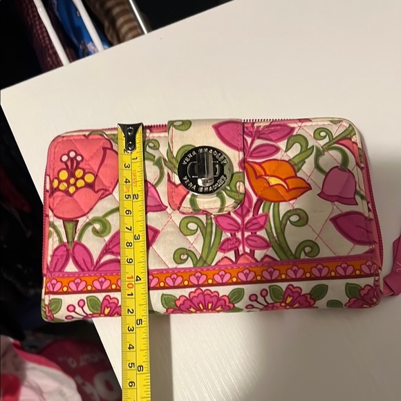 Vera Bradley Turn Lock Wallet w/Hot Pink Orange and Pink Flowers Spring Summer - Picture 7 of 7